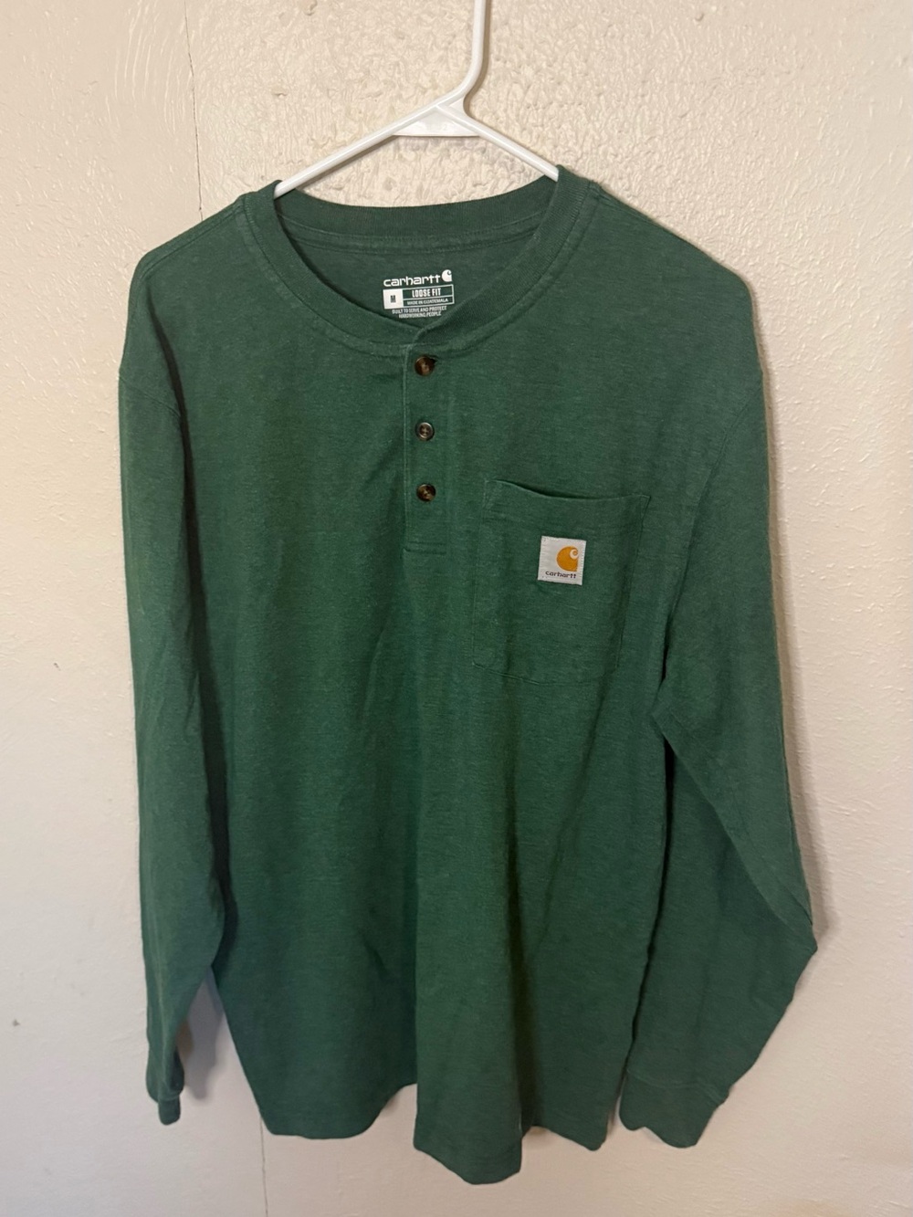 Carhartt Men's Forest Green Long-Sleeve Henley with Pocket size M